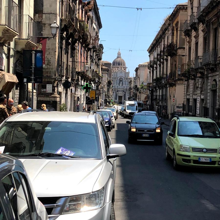 Villa Garibaldi 94- Intera Casa A 2 Passi Dal Duomo à Catane Extérieur photo